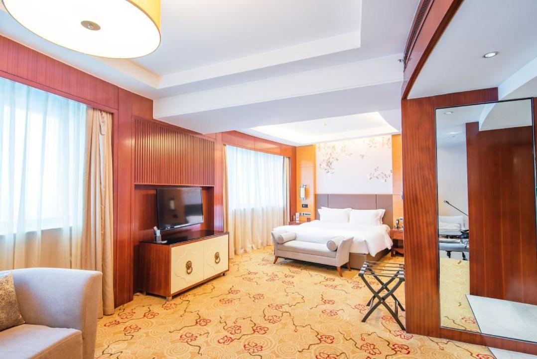 Sofitel Silver Plaza Jinan Exterior foto